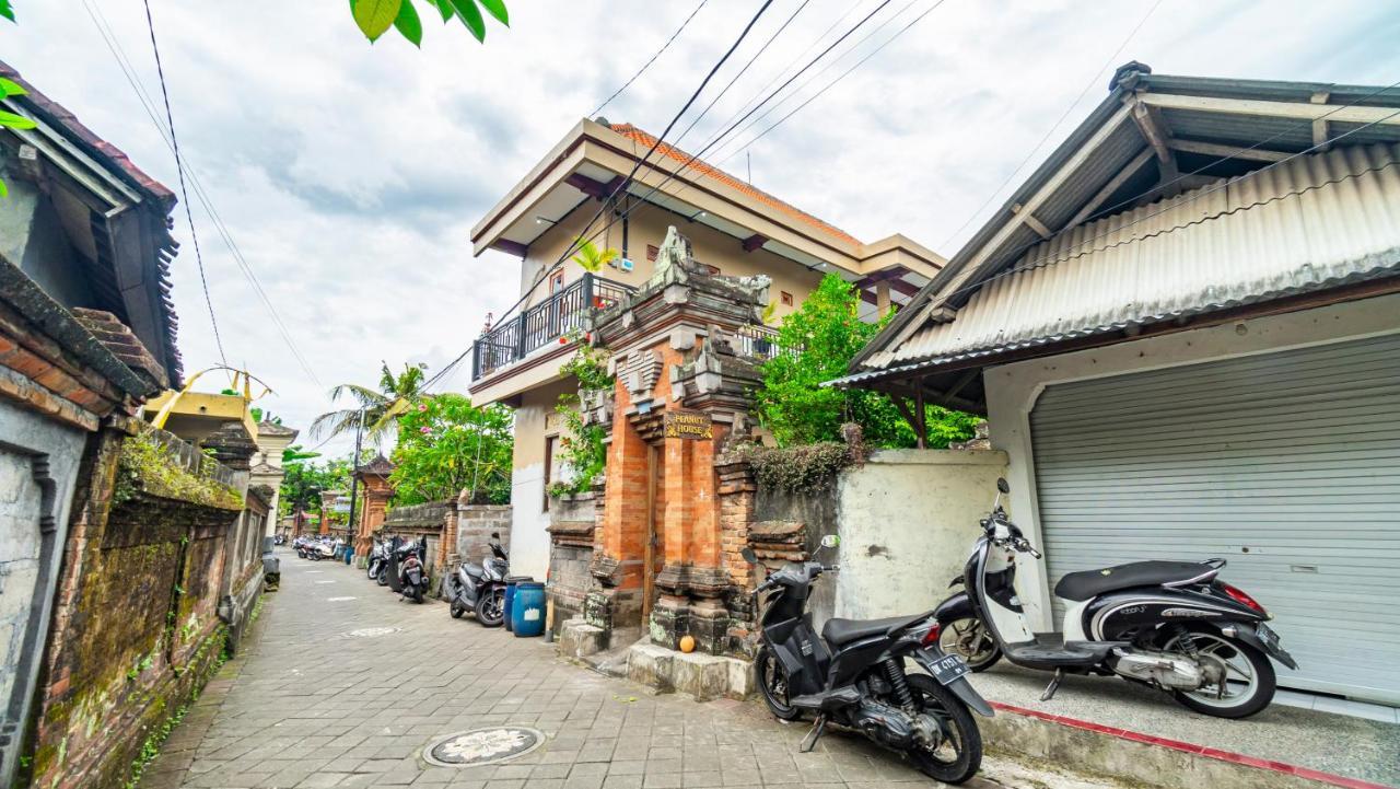 Peanut House Vandrerhjem Ubud Eksteriør bilde